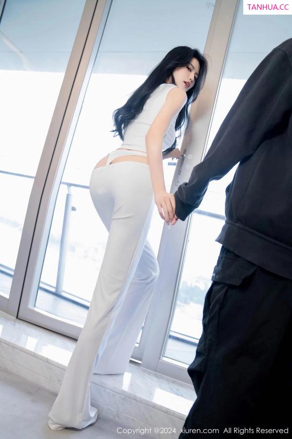 李浅浅  [XiuRen]高清写真图 2024.01.10 No.7937 浅浅Danny 美腿妩媚第3张图片